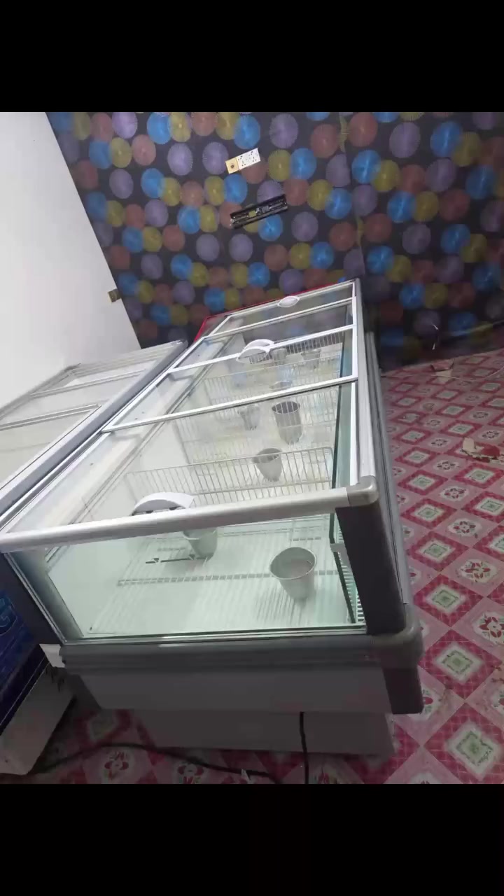 يا الله اسلام عليكم عارضات بطحيه لبيع تجميد بلاديات العنوان بغداد حي البتول الشراي  ينتصل و بل خدمه ***********
