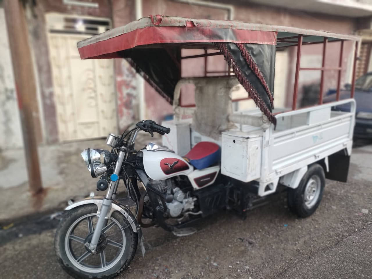 السلام عليكم ستوته للبيع شرط موديل 17ابلادي نكره سلف كلشي شغل دخله كمرك منفيس اصلي وصل كمرك مانقصه شي وضع شركه بعده السعر مليون 350وبي مجال العنوان موصل جانب الأيمن حي زنجيلي ***********/***********
