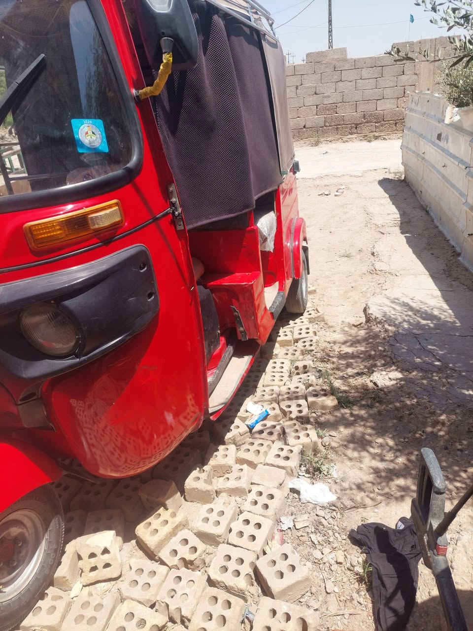 السلام عليكم تكتك لبيع موديل ٢٠١٨ مكينه وكسل مال ٢٠ اطيك ضمان بامكينه رقم انكليزي بسمي شرط عقد مروري بيه تعمير وصابغهه عام مالبيت السعر ٥٧٠٠ مجال قليل مكاني بوبشام شارع الجزيره ***********
