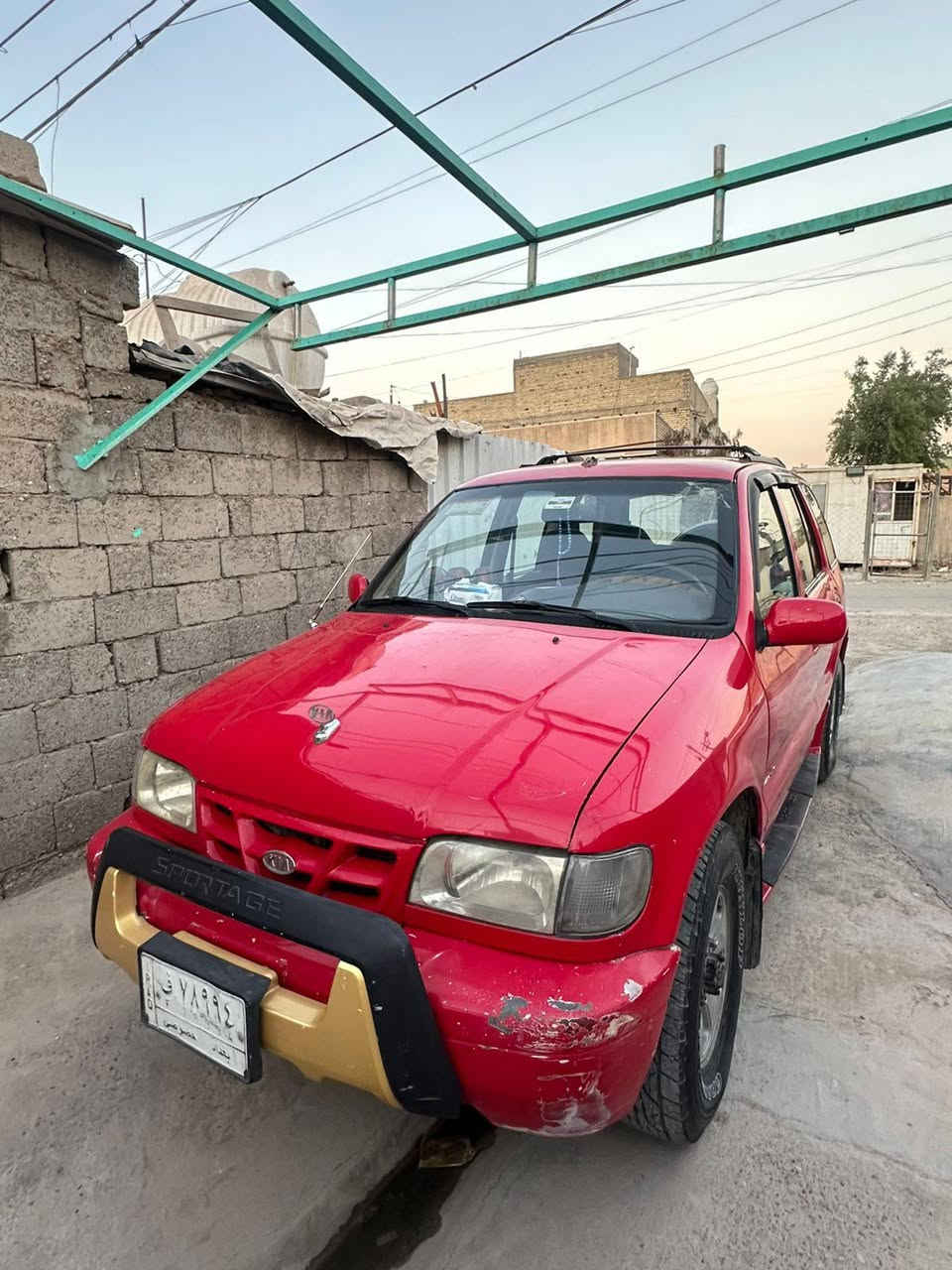 سيارة سبورتج 2002
* اللون: أحمر
* السيارة نظيفة ومرتبة
* المحرك والشاصي بحالة جيدة
* استخدام شخصي
*  مكينة ، كير (اوتماتيك) ، صدر بحالة جيدة 
* تبريد شغال
* تخم تاير جبلي
* المعاينة خير دليل

الموقع: (بغداد - الزعفرانية)
للاستفسار: ***********
