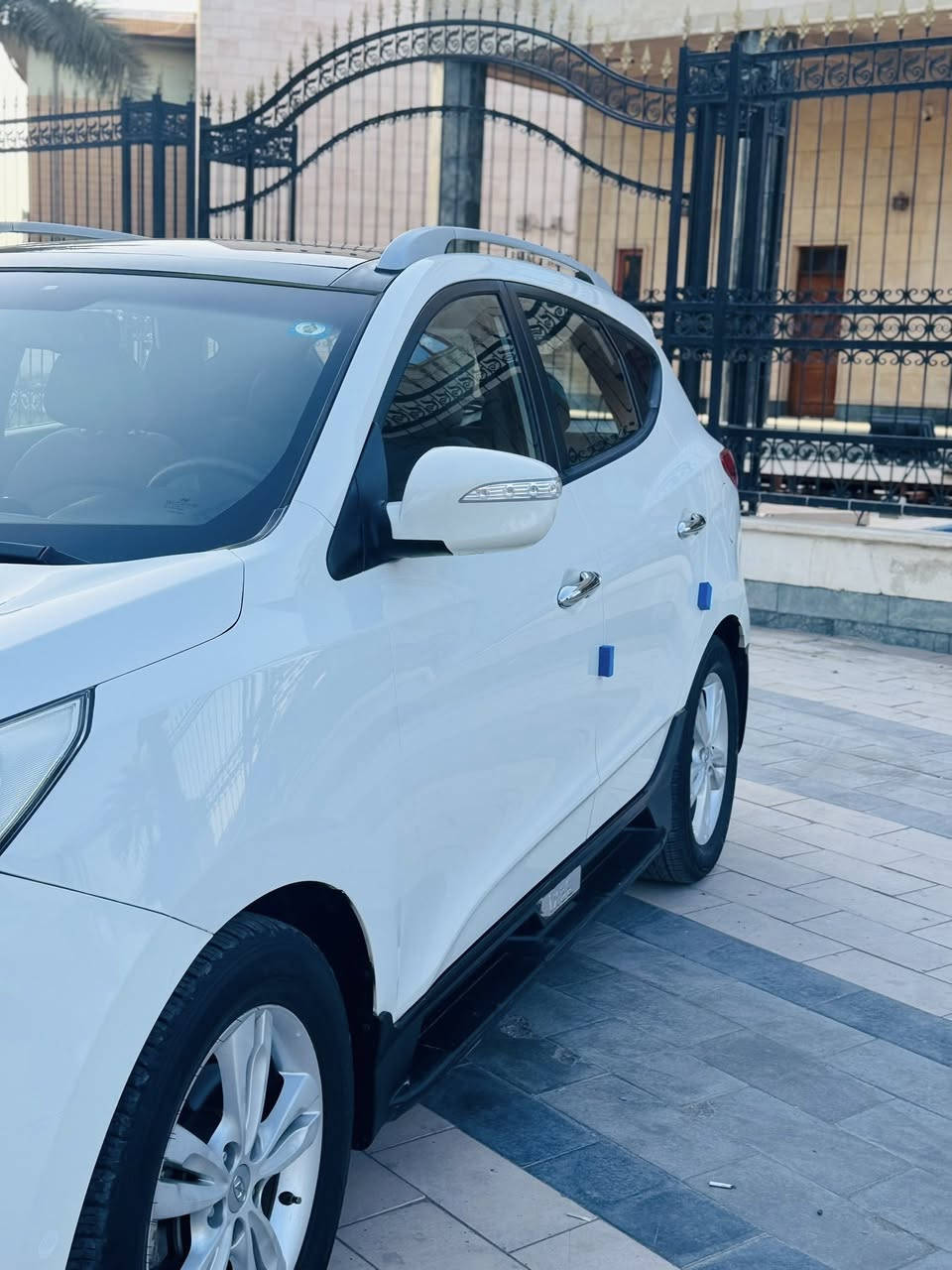 السلام عليكم للبيع توكسان خليجي موديل 2012 ماشيه 91 km  بيهه صبغ فقط ربع البنيد اثر كردحه بسيطه بدون حادث نهائيا بحالة الوكالة جديدة محرك وكير كفاله بمعنى الكلمه تخم تاير جديد انتاج كوري سبير منازل كتلوكات السياره موجودة سويج احتياط غير مستخدم السياره رقم بغداد الجديد بأسمي تحويل مباشر 
-بنوراما
-بردة خلفية
-اشاير بلمري 
السعر (134) وبيهه مجال 
مكاني بغداد الكرخ ‭0781 157 3859‬/ ‭0770 028 8967
