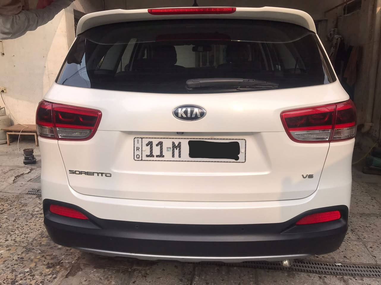 سورنتو AWD ،2016، ستة سلندر، 3300، بغداد، خليجي، ماشية 80 الف كم قابل للزيادة، قمارة حديد بدون فتحة، 7 راكب، كير ومحرك مكفولات، بدي بدون حادث او صبغ أو تبديل (خدوش خفيفة مؤشرة في الصور)، ثلاث انظمة قيادة (اقتصادي، رياضي، اعتيادي)، تبريد امامي، وسطي، خلفي، تنبيه امامي خلفي، كامرة خلفية، ، دخول ذكي بدون سويج، اضوية ترحيب، كشنات امامية كهربائية، اطارات كورية جديدة، بطارية جديدة، طقم دسكات جديدة، الكشنات والكاعية مغلفة جلد درجة اولي.
سيارة جاهزة من كل شي، بإسمي، تحويل مباشر بعد البيع. 233 $. هاتف *********** .
