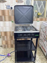 طباخ مع منظم اصلي مع قنينة غاز بيها نص تقريبا السعر 85 الف و بيهن مجال...