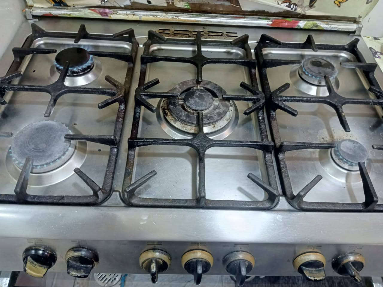 السلام عليكم عندي طباخ اخو الجديد 5عيون كلهم شغالات والفرن كذالك رايدته ب250


**إذا كنت صاحب هذا الإعلان وتريد حذفه لأي سبب، رجاءا أرسل رسالة إلى الدعم الفني**