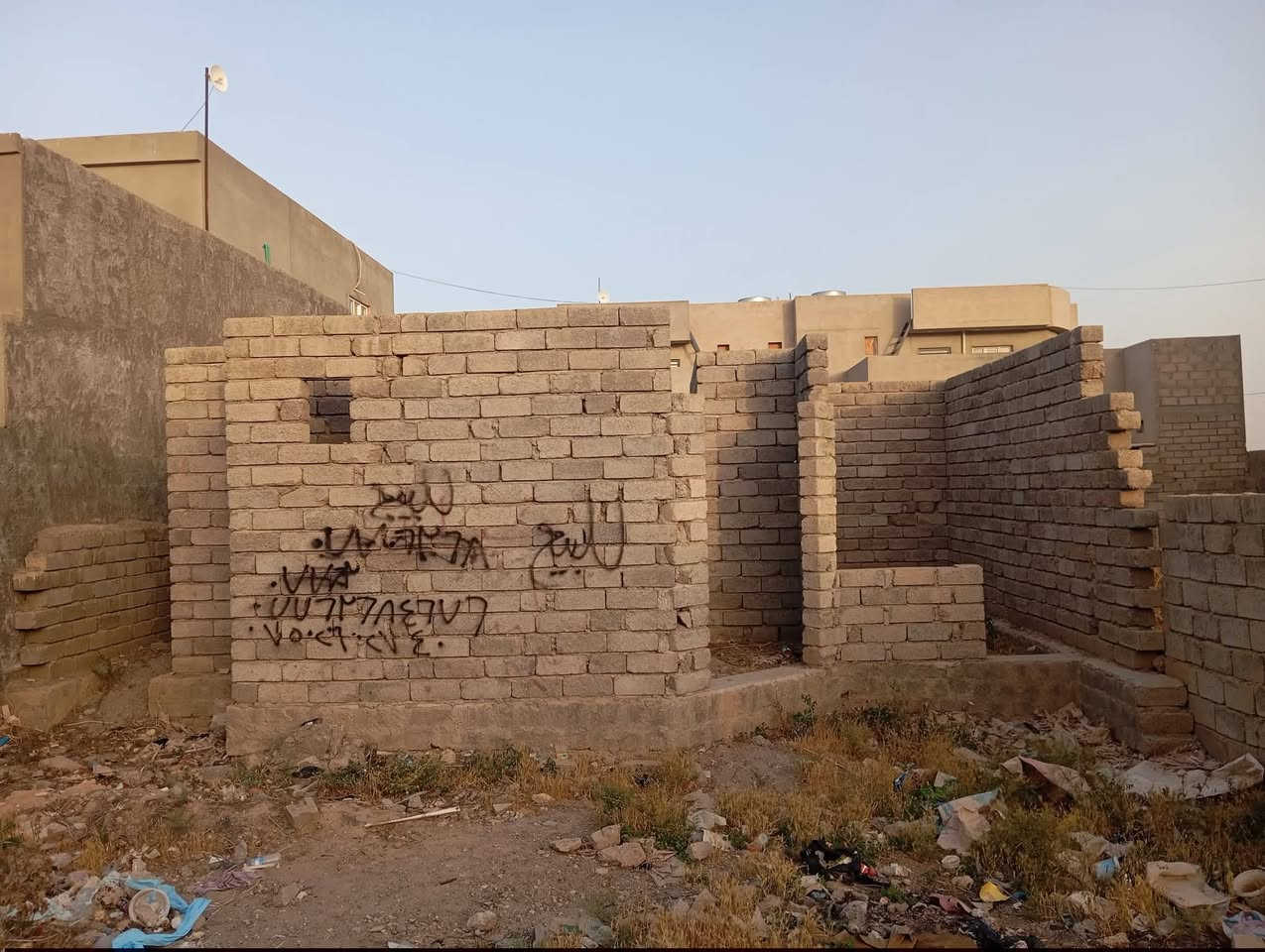 هيكل للبيع في حي المعلمين ( في حي علوت ) قريبة على مدرسة سيدة الجنة 
***********
