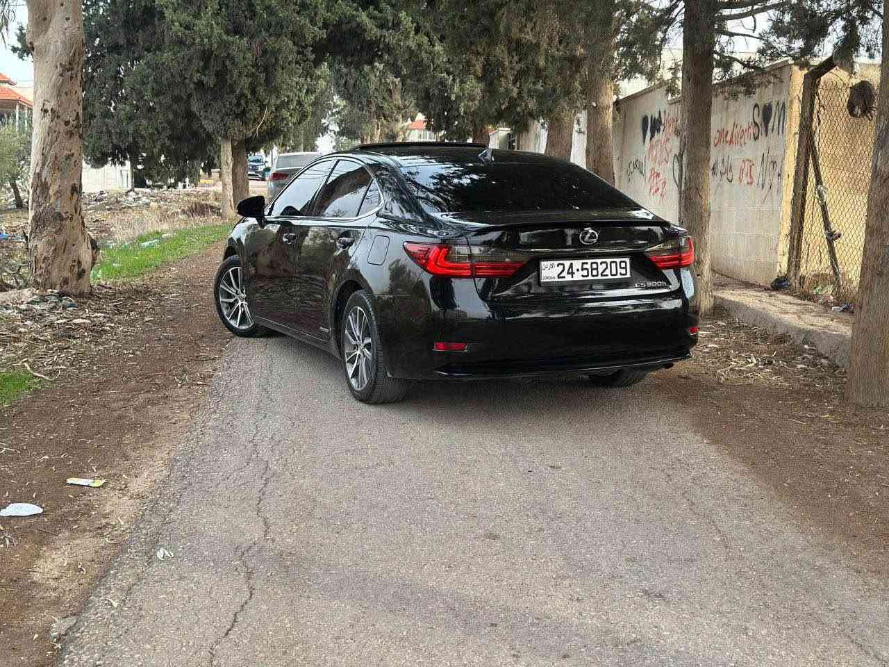 بسم الله الرحمن الرحيم
معــــــــــــBOSSــــــــــــرض  

جميع المعلومات بالاعلان والصور المرفقة تعكس جزء من حالة السيارة فقط من المالك مباشرة 
 والله يبارك لصاحب النصيب 

ولمعاينة السيارة فنتشرف بزيارتكم لمعرض #BOSS# لتجارة السيارات إربد نهايه شارع فلسطين.. 

ويسرنا الاجابة على استفساراتكم من خلال الاتصال عالارقام التالية  : 
***********788347094

وناسف لعدم الرد على جميع التعليقات لعدم التفرغ
او واتس اب
https://wa.me/962788347094

او 

https://wa.me/962799727264

لكزس Es300 هايبرد 2016  فل مسكر أعلى صنف الترا 

الفحص: 
2 جيد خلفي وأمامي مضروب 
 
ماتور 25 فحص قوية واقتصادية 
جير cvt
  
نظام الهايبرد فحص لا اخطاء
بطارية اصلية نخب 

معلومات عامه عن السيارة:
لون اسود  وداخلية كاميل  
كوشوك وكالة  
   
قطعت مسافة 135 الف ميل فقط 
ترخيص 12/2026
السياره بحال الوكاله بالصلاة عالنبي 

الاضافات :
رادار ومانع تصادم وتحديد مسرب ومثبت سرعه
نظام قياده متعدد Ev Sport  Eco Normal 
فتحة بالسقف كريستال 
مكيف مفصول 
حساسات امامية وخلفية 
حساسات تجاوز 
اضائة زينون و Led
ستيرنج متحرك كهربا
غمازات عالمري
نقطة عمياء 
مانع انزلاق و بريكات ABS
حساسات اضوية ومطر
اضاءة داخليه وخارجية جميله  
 تحكم ستيرنج ومثبت سرعه
وشاشة اصليه مع ماوس وكاميرا خلفية 
وكراسي جلد كهرباء مع ميموري عدد ٢
برداي كهرباء خلفية 
انارة داخلية الياف  
كراسي مدفى مبرد 
ستيرنج مدفى 
والكثير من الاضافات 
لا تحتاج اي صيانة 

والله يبارك لصاحب النصيب اربد, محافظة إربد


**إذا كنت صاحب هذا الإعلان وتريد حذفه لأي سبب، رجاءا أرسل رسالة إلى الدعم الفني**