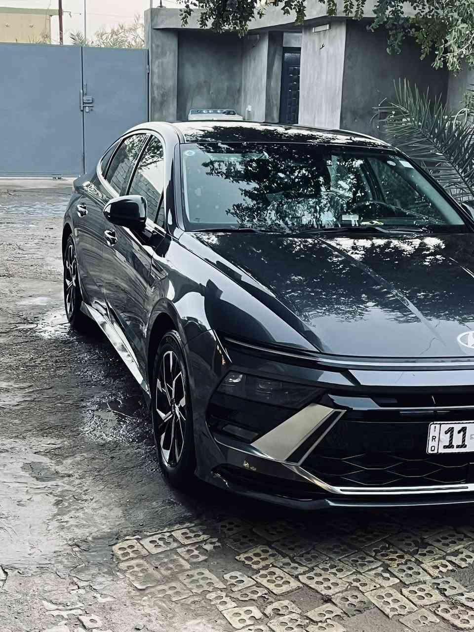 السلام عليكم للبيع سوناتا موديل (25) وارد أمريكي حادث بل جنطة شبر بدون صبغ السيارة مكفوله رقم بغداد تحويل ثاني يوم فول مواصفات واحد على واحد عده الفتحه الون فيلي ماشيه (25) بعدها زيرو السعر (220) وبيها مجال لاستفسار على الرقم (***********) غير متواجد على الفيس
