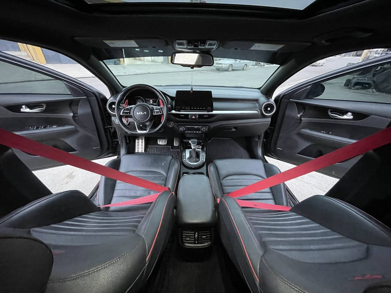 سلام عليكم كيا فورتيGTموديل2023ماشيه63mi بيها 7قطع صبغ أمريكي شرط الترقيم بجم كبس لايتات بيلادي سعر 135 بيها مجال رقم ***********
