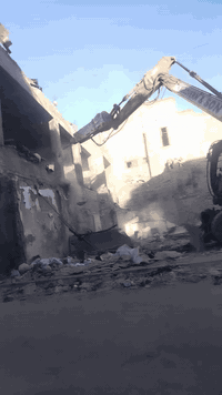 *********** مستعدون لهدم تفليش الدور والبنايات ورفع الانقاض وقطع البيوت المشتركه بأنسب ألأسعار
