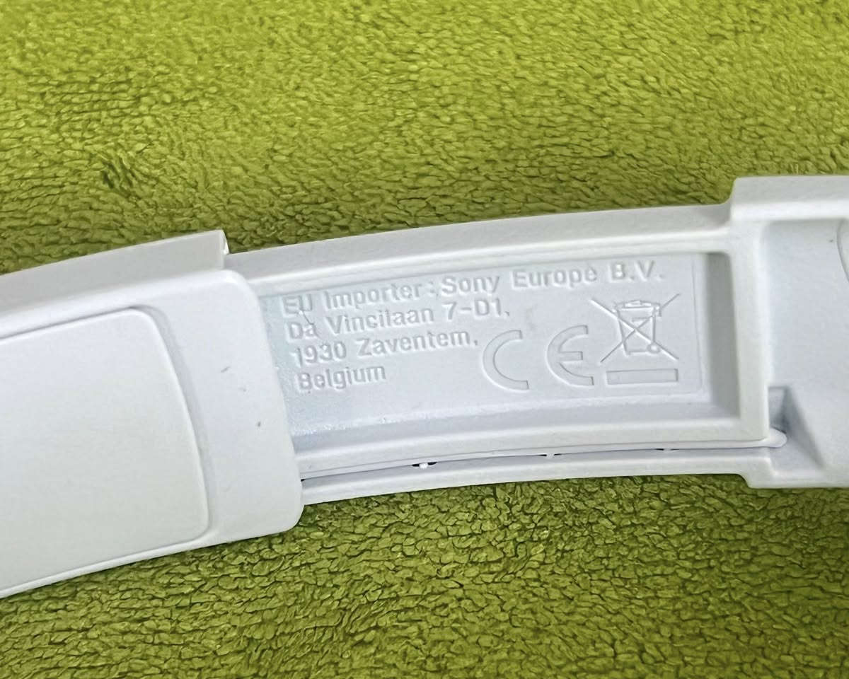 قيم سعرها وبالعافيه 
سماعة سوني طوق ،، التك الايمن متوقف لا يعمل
 فقط الايسر يعمل ،، 
متوفر توصيل لجميع المحافظات


**إذا كنت صاحب هذا الإعلان وتريد حذفه لأي سبب، رجاءا أرسل رسالة إلى الدعم الفني**