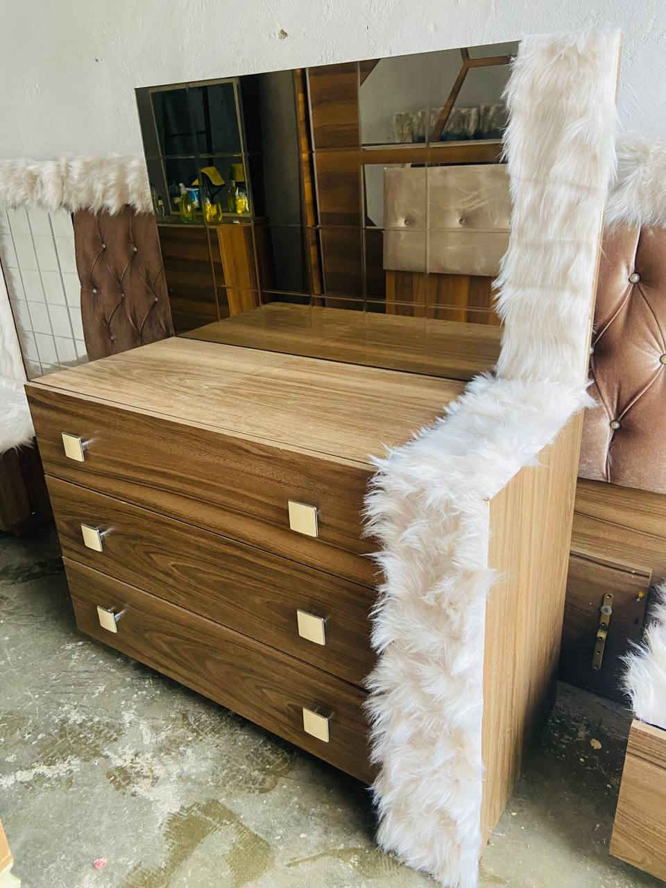 غرفة نوم تركي درجة اولى سبع قطع سعره 450000 مع الشد والنقل كامل داخل الموصل لا يفوتكم 😍🔥

للتواصل : ***********

واتساب : *********** او على الخاص
