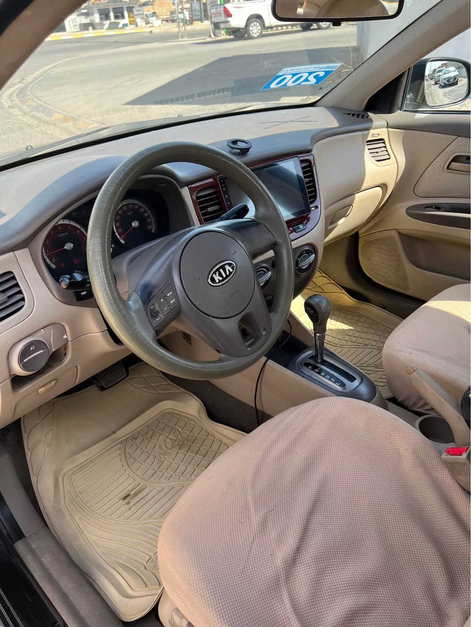 كيا ريو ٢٠١١ السعر ٨٠ وبيها مجال للطيبين
ضررها جامرلغ السكن تعديل بارد والبونيد صبغ والباقي بلادي ، سنوية بإسمي لنهاية هاي السنة ، صدر جديد ، تخم تاير جديد ، تبريد ثلج ، محرك وكير بالشرط ، كهربائيات كلها شغالة ، شاشة وكاميرا فول وضوح ، فتحة سقف ، ماشية ١٦٠ الف حقيقي الشراي يجي خاص او يتصل *********** كركوك, العراق
