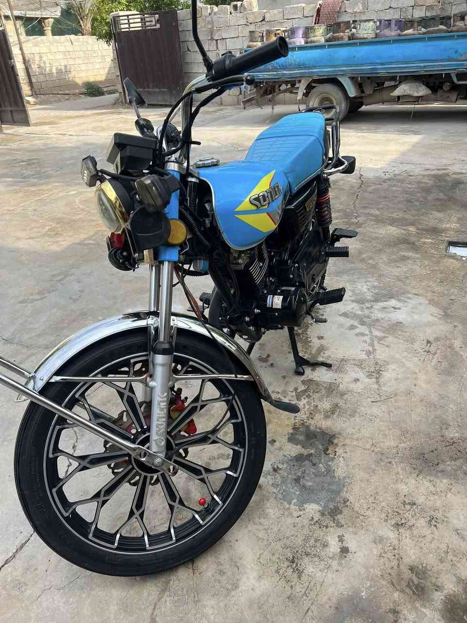 سلام عليكم سيفان 24محرك 200ما مفتوح أوراق كرتونيه كهربائيات كامله تايرات جديده  السعر 675 الشراي يتصل على هاذ الرقم ***********
