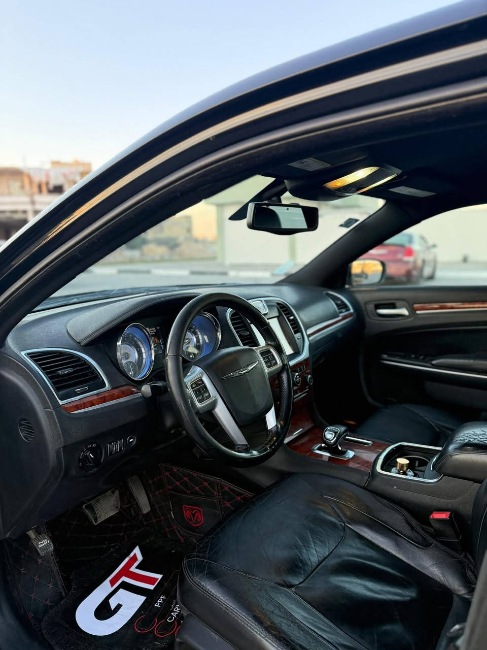 اوباما 2014
محدثه من الخارج فقط 
السياره وارد داخله كلين تايتل 
بيها حادث بالعراق جاملق وبنيد 
رقم بصره انكليزي تحويل مباشر 
سنويتها لل 2029
دواخل السياره جلد بلادي 
كير و مكينه 3600 جاهزات 
مكان السياره بالبصره 
السعر 163 وبيها مجال 
للاستفسار 
***********
