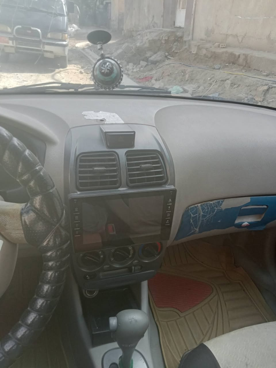 السلام عليكم هوندا فيرنا للبيع اتوماتيك بسمي 2011 مشروع وطني هيئه مصفره السعر 65 مدينة الصدر *********** وتساب مفتوح
