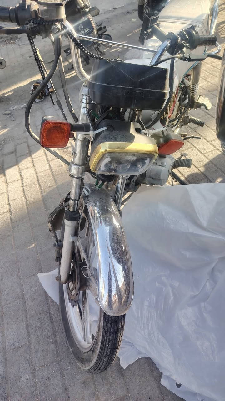 السلام عليكم من رخصة الادمن المحترم
دراجة ايراني للبيع موديل 2021 الدراجة كلشي بيهه بلادي هندر سلف كهربائيات كلهه شغال بيهه صوت بلجواكيج الدراجة اتداريهه بلدهن ماعليهه شي السعر 450 وبيهه مجال للطيبين مكاني بغداد مدينة الصدر


**إذا كنت صاحب هذا الإعلان وتريد حذفه لأي سبب، رجاءا أرسل رسالة إلى الدعم الفني**