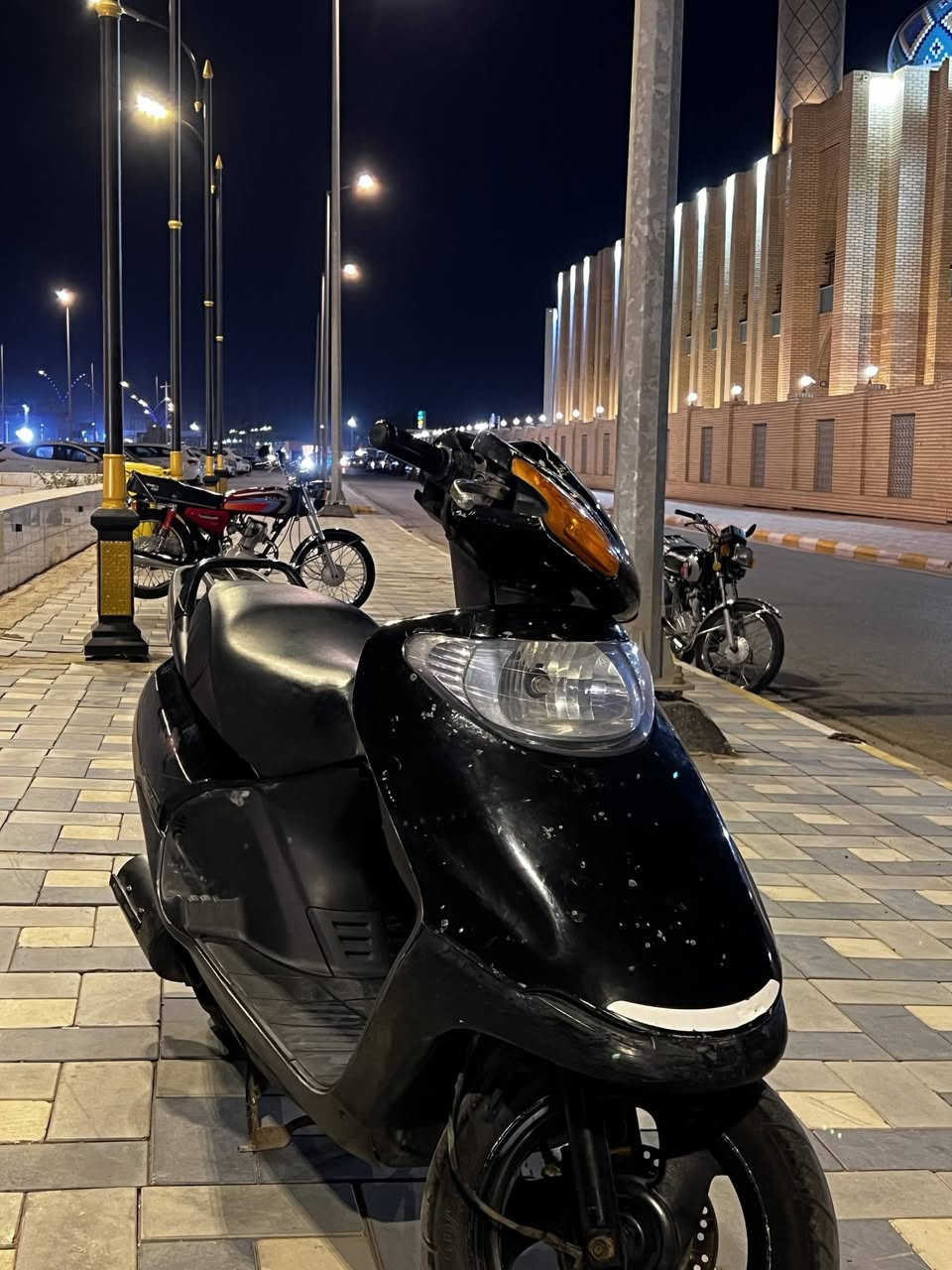 سلام عليكم دراجه ياباني كابريتر بلادي كفرات بلادي ابو لختم محركهه اخرس خير من الله دراجه نضيفه لكهربائيات كله شغاله سلف هندر قفل ستيرن مكاني كوت العزه جديده ***********
