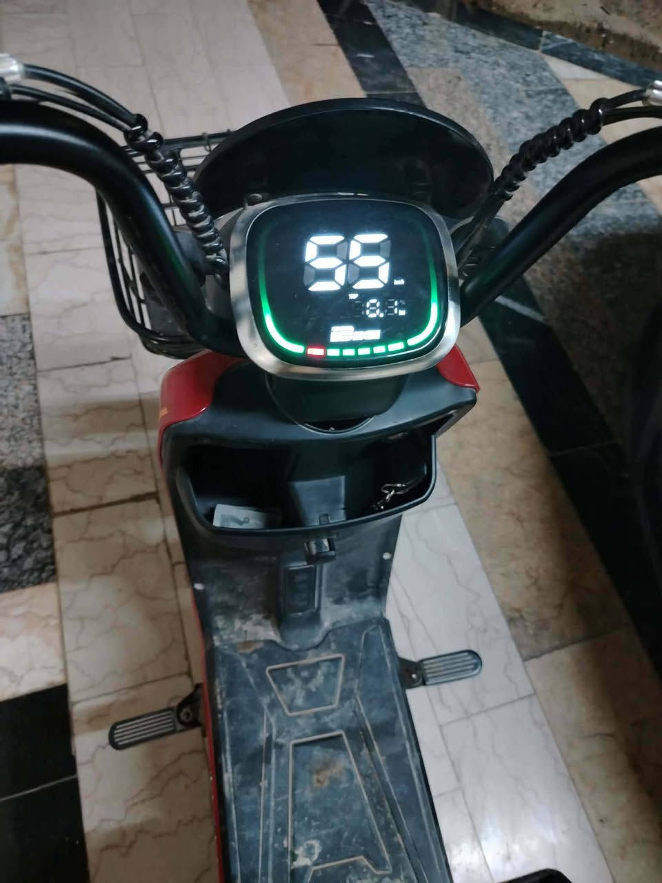 دراجة شحن حجم وسط 4بطاريات جدد السعر ٣٠٠ الف وبي مجال بس الشراي يدخل يعلق


**إذا كنت صاحب هذا الإعلان وتريد حذفه لأي سبب، رجاءا أرسل رسالة إلى الدعم الفني**
