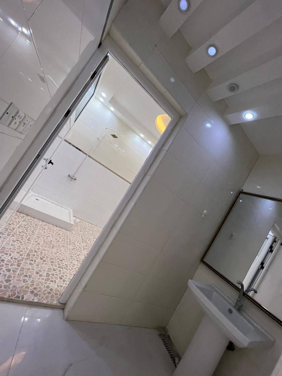 💥شركه مناف اسعد 💥
💥  دار للبيع.    vlp . (( البراضعيه.   مع الاثاث. )) 

💥 مساحته/ 200م

💥 الواجهة /  10

💥 سنة البناء /  2023

  💥 الدار طابقين منام عدد 4 وصاله واستقبال ومطبخ وصحيات 

🌀🌀

💥 متوفر جميع العروض تجاريه سكنية من قطعه ارضي ودور 

💥 نستقبل جميع العروض من بيع وشراء و دور وقطع ارضي وتجاري 

الاستفسار اكثر 

📞 ***********

📞***********

📞*********** 

📞*********** العروض تجاريه 

🏪 متواجـدون يـومـيـاً لإسـتـلام عـروضـكم وتـوفيـر أفـضـل خـيـار يتنـاسـب مع طلبـاتـكم 🏪
