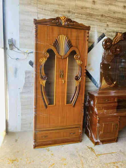 غرفة نوم عراقي مستخدم اخو الجديد وباسعار مناسبة شغل درجة اولى مرتب ضهر جرجوبة السعر 800 الف وبيها مجال للطيبين 
رقم الهاتف ***********
