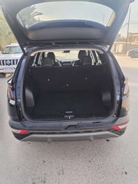 توسان للبيع موديل 2024  حادثها موضح بالصور مكلف بالنشر مكان السياره ال...