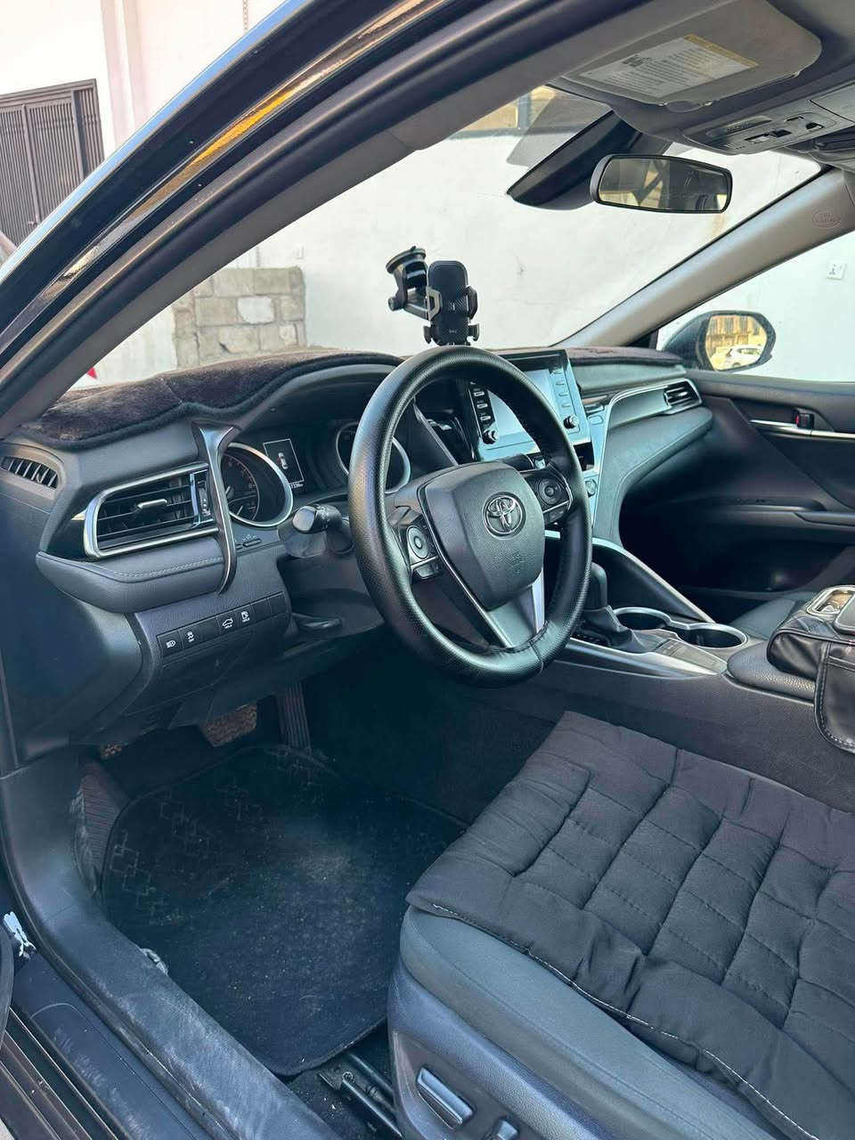 TOYOTA CAMRY 2023 LE 
پێش و پشت کەپسە ✅
بێ ناوگرتن بێ ئێرباگ تەقین ✅
تەنها یەک چەمەلەخی دواوە بۆیاخە بەبێ ناوگرتن ✅
بەشی سەرەوەی سندوقەکەی کلێرە ( تەنها پەمپە )✅
دو سێ چاڵی زۆر بچووک لە سەقفی هەیە بەچاو دیار نيە بەس بەسۆنەر دەر ئەکەوێ ✅
ماوەی ڕۆشتن  ٥٣٠٠٠ مایل ✅
سەنەوی تا  ٢٠٣٠ تازەیە ✅
گێڕ ، مەکینە ، تەقەو ڕەقە ، کارەباییات هەموو گیانی بەشەرت ✅ 
دەعامی بۆ دەعامی بەشەرت ✅ 

نرخی ١٨٨ گەڵا و مەجالێکی زۆر زۆر کەم✅

شوێن / سلێمانی 

ژمارەی موبایل    /    *********** السليمانية, العراق
