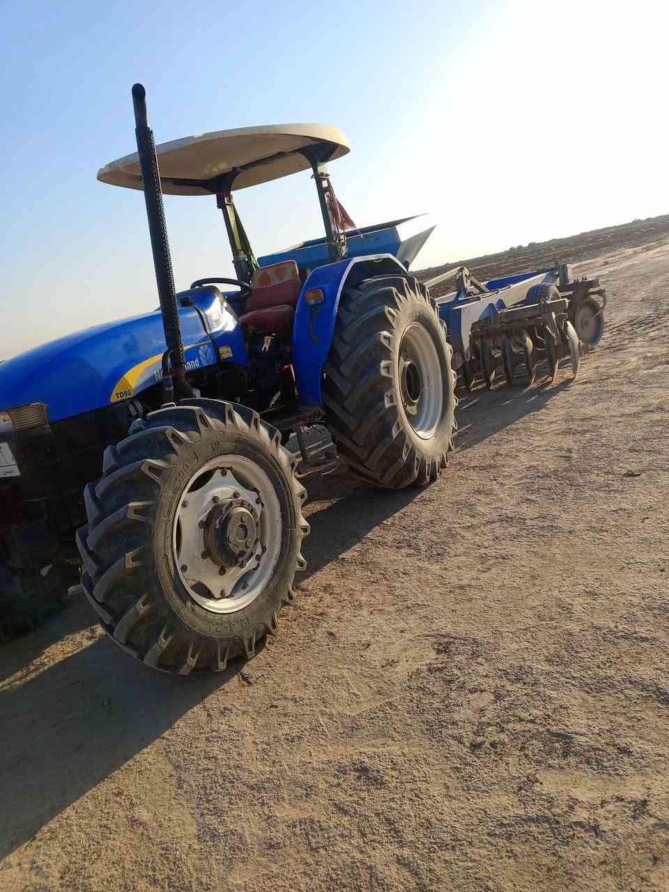 كاروبه للبيع موديل 2014 كفاله عامه وضع شركه وراه خرماشه ثلاثه متر او  مقلونه اسعه5000 المكان ناصريه الصلاحمقطوره *********** ####***********لثير واتساب
