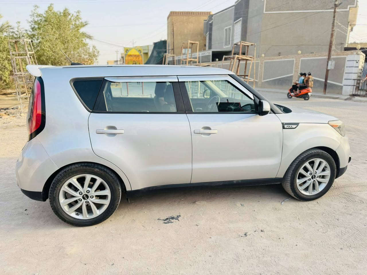 للبيع
سياره صول 2018وارد أمريكي حادثها بنيد وجاملغ 
المكان حله نادر 
السعر 125 وبيها مجال 
رقم ***********
