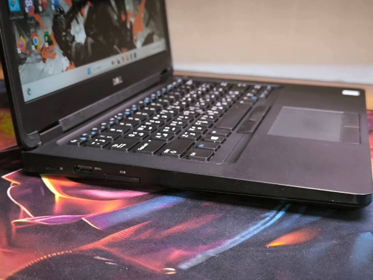 💻 Dell Latitude 5490 | دل لتيتيود 5490
(متوفر الآن: 22 قطعة)
​🔍 المواصفات التقنية:
​المعالج: Intel Core i7 (الجيل الثامن - فئة U).
​الرام: 8GB DDR4 (قابل للتطوير).
​الهارد: 256GB SSD M.2 (قابل للتطوير).
​الشاشة: 14 بوصة بدقة FHD.  
​كرت الشاشة الداخلي: Intel UHD Graphics بسعة تصل إلى 4GB.
​كرت الشاشة المنفصل: NVIDIA GeForce MX130 (بواقع 2GB).  
​الكيبورد: عربي/إنجليزي، ضوئي ليزري.
​🎁 الملحقات:
(حقيبة، شاحن أصلي، ماوس، ماوس باد، تغليف كرتوني آمن).
​🛡️ الضمان والخدمات:
​فحص المواصفات والنظافة قبل الاستلام.
​ضمان استبدال لمدة أسبوع كامل.
​تنصيب ويندوز والبرامج الأساسية مجاناً.
​💰 السعر: 350,000 دينار عراقي.
​📍 الموقع: بغداد - الأمين الثانية.
🚚 التوصيل: متوفر لجميع محافظات العراق.
​📞 للحجز والاستفسار:
***********
***********
