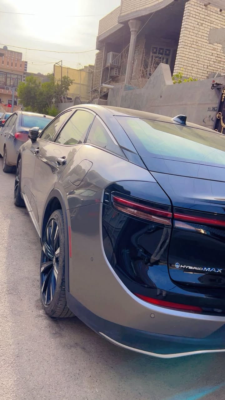 السلام عليكم سياره أمريكي تيوتا كراون 2024 بلاتينيوم و1/1 فول موصفات اعلى فاء بالاكراون  2كلر.  مواصفات هواي وتعجز تحسبه السعر 47 الف دولار وبيه مجال  رقم الهاتف *********** واتساب فقط  . 
ملاحظه السياره على وضع الشركه حتى الدعاميه مالته نفسه بدون ايرباكات ماعدى البنيد بس رصعتين بي تم تعديلهن وصبغهن
