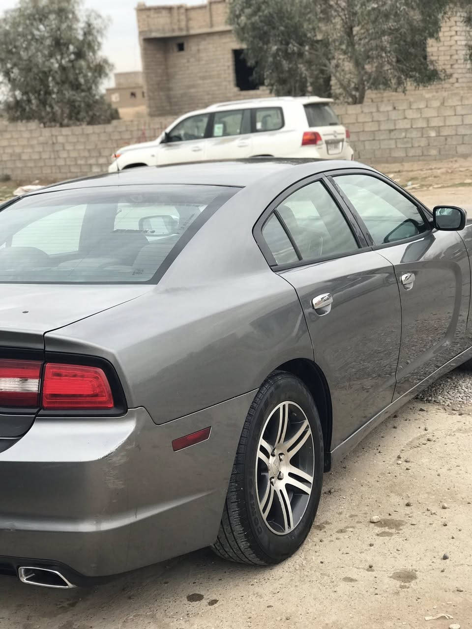 السلام عليكم جارجر مديل 2011 رقم بغداد سنويه  جديد حداديه امامي خلفه كله جديد كير محرك خير من الله تخم تاير جديد  ويرهم مراوس حسب القناعه  *********** // ***********
