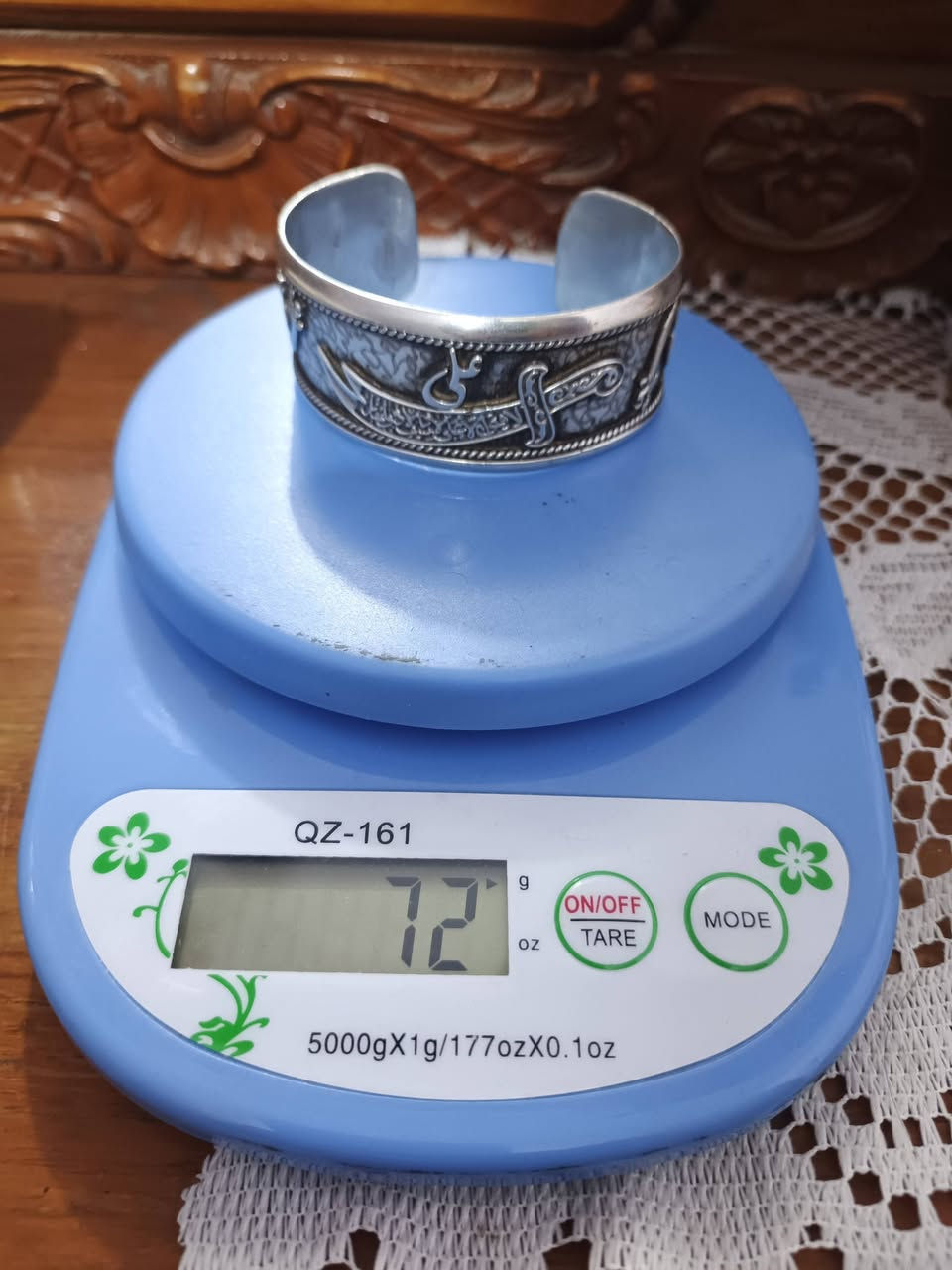 سوار فضه صياغه يدويه البيع وزن القطعه 72غرام السعر خاص
***********
