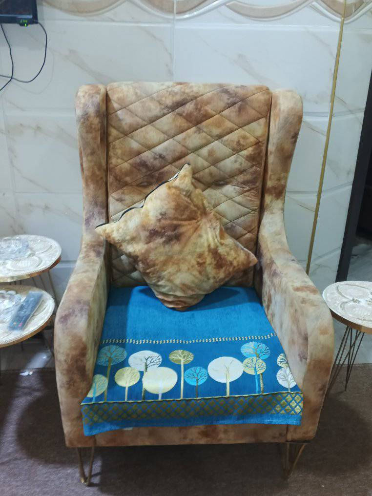 للبيع للبيع  تخم احطاطه  Uze Fiton عشره مقاعد ما بي اي شي نضيف سعره 600 وبي مجال لاستفسار خاص اني ارسلك او اتصال ***********
