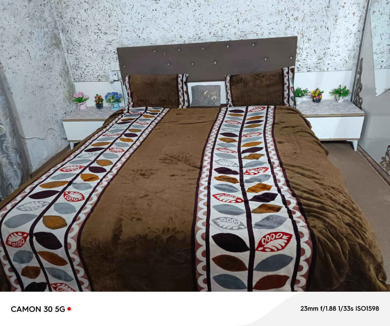 سلام عليكم غرفة للبيع سعره مناسب ونظيفة الاستفسار ***********
