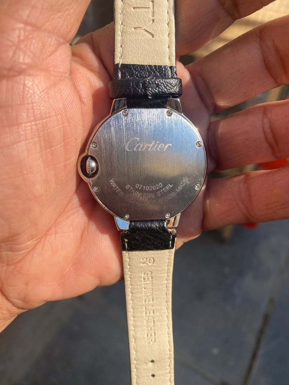 ساعه كارتير قطر كبير للبيع بغداد ***********
