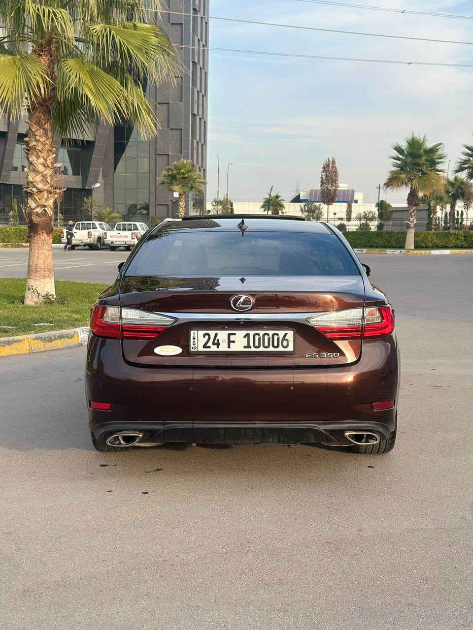 � للبيع Lexus ES 350
📅 الموديل: 2017
🔹 المحرك: 3.5 V6
🔹 ناقل الحركة: أوتوماتيك
⛽ الوقود: بنزين
📏 المسافة المقطوعة: 175,000 miles

✨ مواصفات ومميزات:
✅ مكيف قوي وبارد
✅ نظام تشغيل سلس وناعم
✅ داخلية نظيفة ومريحة
✅ سيارة عائلية فاخرة واقتصادية بالنسبة لفئتها
✅ مناسبة للسفر والاستخدام اليومي
✅ اعتمادية عالية من لكزس

📄 الأوراق كاملة وجاهزة للنقل

💰 السعر: 16,800$ (قابل للتفاوض البسيط)
📍 الموقع: دهوك

📞 للتواصل: ***********
📩 مراسلة خاصة أو اتصال مباشر دهوك, العراق
