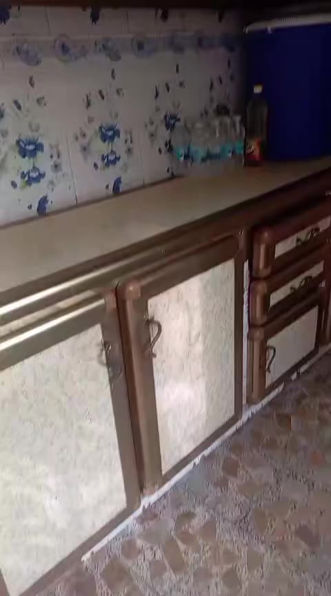 كاونتر مستخدم للبيع 
الكاونتر طوله مترين ونص والسنك متر و30 
سعره 180 وبي مجال


**إذا كنت صاحب هذا الإعلان وتريد حذفه لأي سبب، رجاءا أرسل رسالة إلى الدعم الفني**