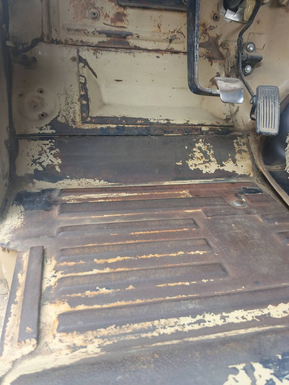 الحلال ناشف
واز 88بدون البيع 
سياره بلاديه خارج وداخل بدون صبغ
مكينه لاتنقيص ولاتبخير جديده قبل شهر شاد طابوكه حاويه جديده كير وتماتيك شاصي  جديد كله جديد  اكسن روسي 4دسكات قبل فتره حورتهن دسكات الخلفيه تخم تاير خط بيض ويل تخم روسي  جديد مصبوغ حراري جعمقه روسي  خفيفه كهربياته كله شغال  سياره مثل ماجاي شوف صوره بل منشور  ربع ماذب عليه سياره كبل الشارع  سياره مال جناي سعره 7ونص وبيه مجال الشراي شي بسيط الموشراي لايكسر بسعر مكاني واسط صويرة عله سبيس
الاستفسار ***********
