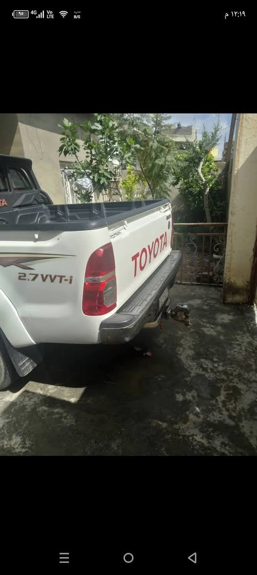 سلام عليكم سياره فورويل موديل 2014 رقم واسط 
كير اوتماتيك باقي مواصفات خاص سعر  235 وبيه مجال 
رقم الهاتف *********** لعنوان واسط لكوت
