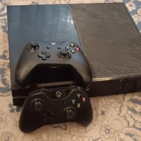 اكس بوكس ون • ٥٠٠ جيجا • يدتين