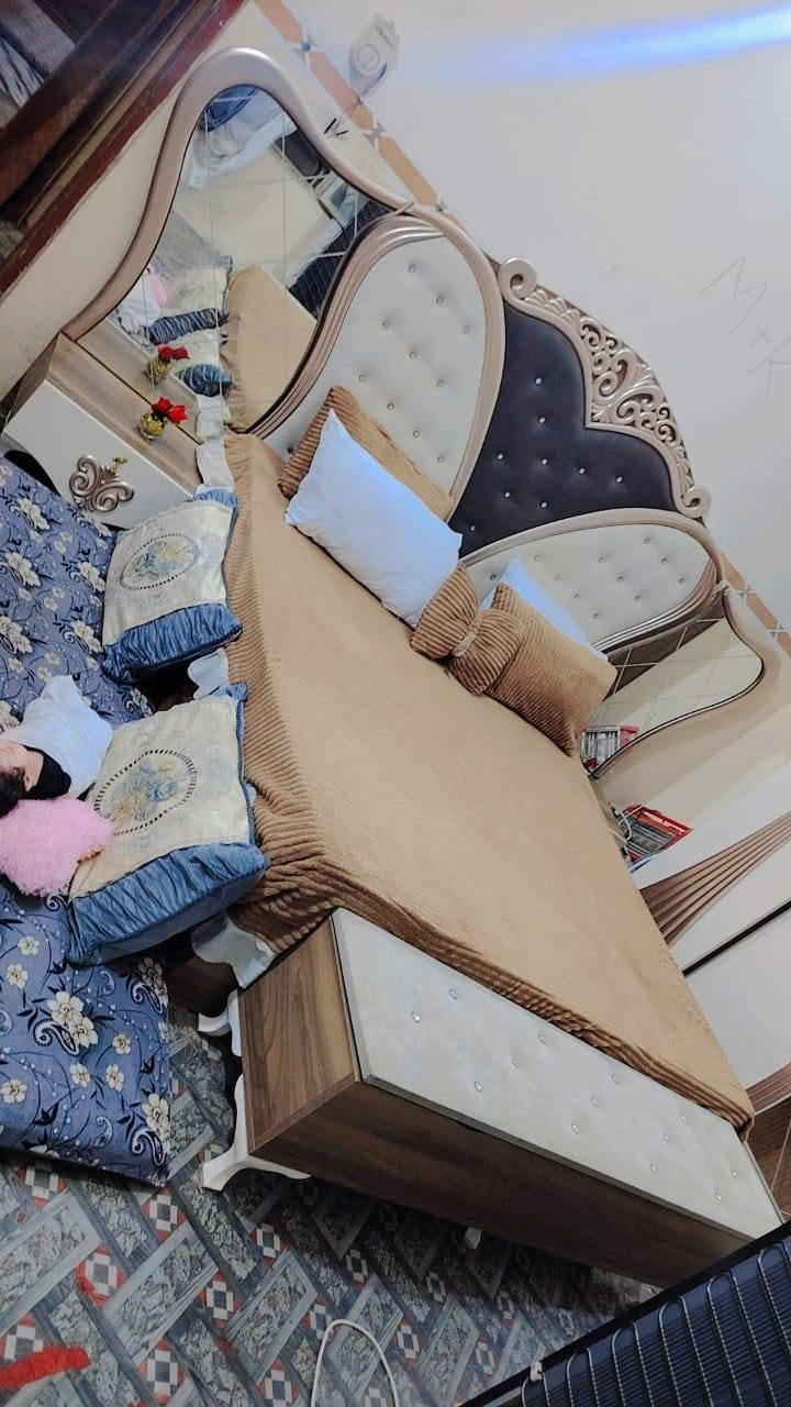 سلام عليكم
غرفه تركي نضيفه كلش ٩ قطع للبيع 
مكاني كرمه /***********

ادمن وافق
