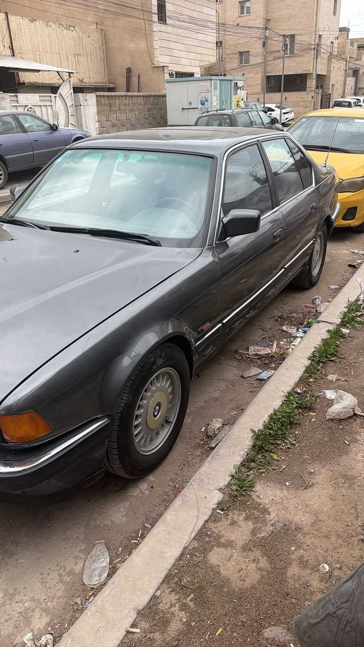 السلام عليكم بيئم دبليو 735 رقم بغداد بسمي مشروع وطني كير ومكينه مكفولات السعر 55وبيه مجال ***********
