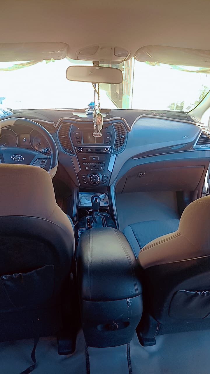 سنتافي 2018 وارد امريكي
محرك 2400 
الضرر// 3 قطع كلير
بابين صفحة السايق وجامرلوغ
رقم بغداد شرط التحويل
ماشيه 103 ميل
صدر جديد كله
تايرات جدد
مواصفات عاديه
صلاح الدين/ الدجيل

السعر 142 وبي مجال 
***********
