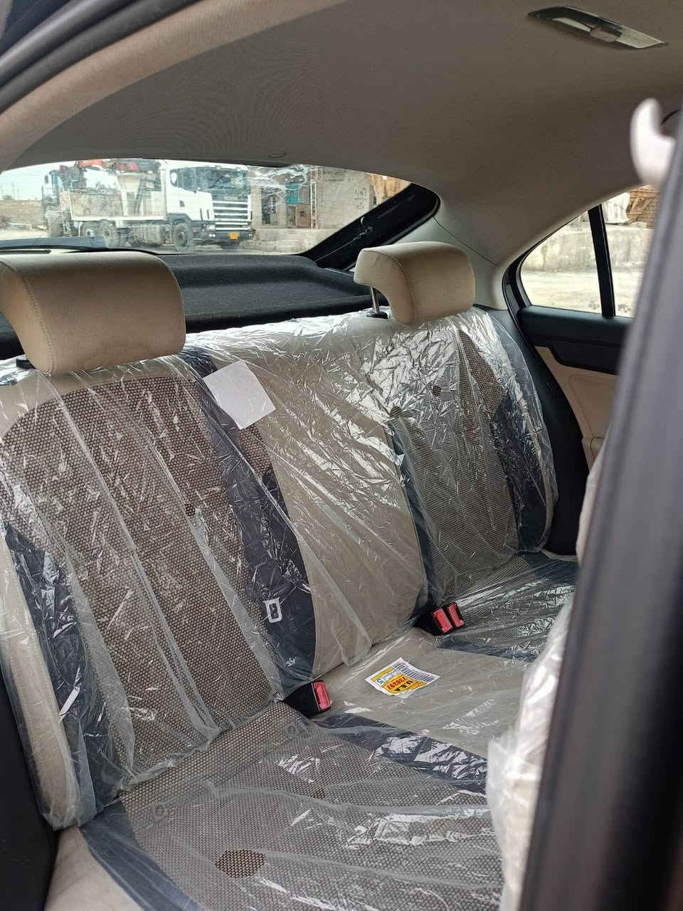 سلا عليكم سكوده البيع مويل 20015 وارد انماني 
حجم محرك 16 دوش لا صرف ولا نفخ مامفتوح مواصفات تثبيث سرعه ماشيه 145 مانع نزلاق 4 تيرات مواصفات
طخم تيرات جديد صدر امامي خلفي جديد تبريد ثلج تفه
سياره بدون صبغ ولا بارد هزه جديده سنويه جديده بسمي
سعر 95
رقم الهاتف *********** بيه وتساب
