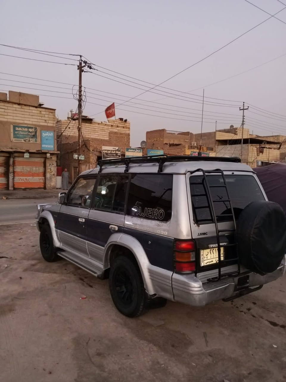 السلام عليكم باجيرو. للبيع موديل 92 سياره رقم بصره ب اسمي جناي صارلها 15سنه عندي سنويه انتهت هذا الشهر مكينه ففيفتي اي حجم 3000تبريد ثلج باتري جديد تايرات جدد سياره بلادي مامصبوغه السعر 45 وبيه مجال للشراي ***********
