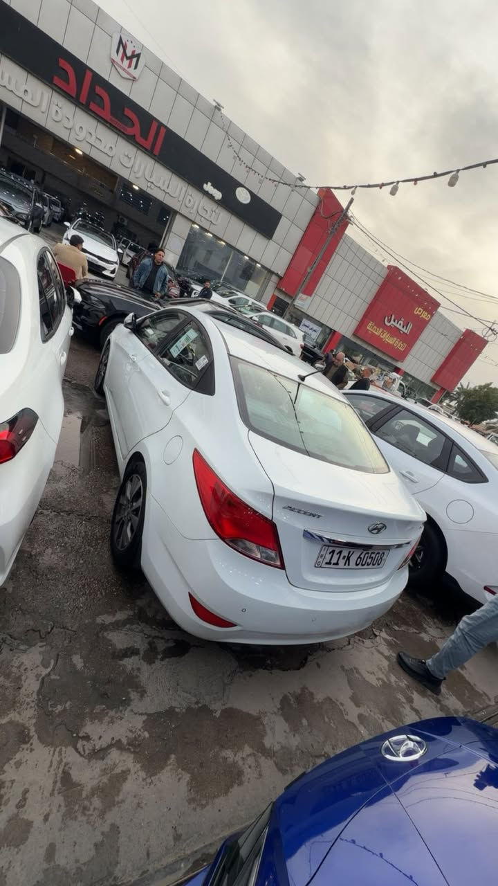 السلام عليكم اكسنت16 خليجي سياره كلش جديده بيه فوك الدوسه صبغ اليسره وبخشم البنيد فقط ماشيه ١٠٠ مكفوله كير مكينه مكاني بغداد***********
