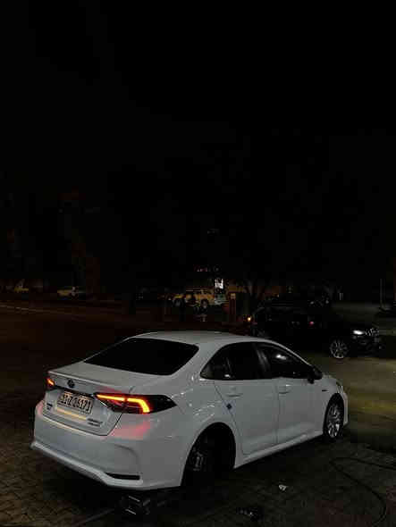 كورلا هايبرد وارد صين 2024
ماشية 23 الف وقابل للزيادة
السيارة فول مواصفات عدا الكشنات
بيها بارد بالجاملغ الخلفي وشوية من الباب على كد شبر بشبر
وشخوط بالبلاستك (مو بالحديد) بالدوسة والدعامية 
طخم تايرات جدد كبل اسبوع شديتهن
ووياها تضليل متحرك كامل
سنوية جديدة وهزة جديدة
السيارة حلوة ونشطة وبالعافية ع الياخذها
سعرها 140 وبيها مجال
مكانها الكرادة
للتواصل خاص
