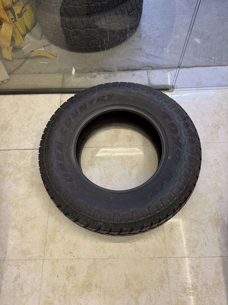 تاير تويو ياباني ٢٦٥.٧٠.١٧ LT AT ١٠قات جديد موجود 
متوفرة 

توصيل لجميع محافظات موجود 

رقم تلفون 📞 *********** واتساب
