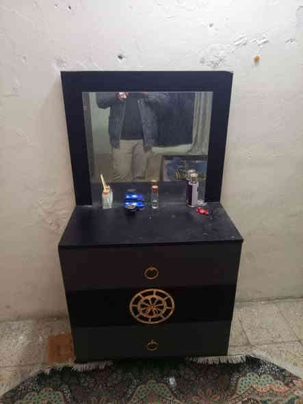 السلام عليكم غرفه مال نوم للبيع بس كسر بلجربايه وشي عادي مامثر بدون دوشك غرفه حلوه ونضيفه تجي وتشوفها مكاني ابو دشير الضغط السعر 250 رقمي بي وتساب *********** رقم بي نتصال ***********
