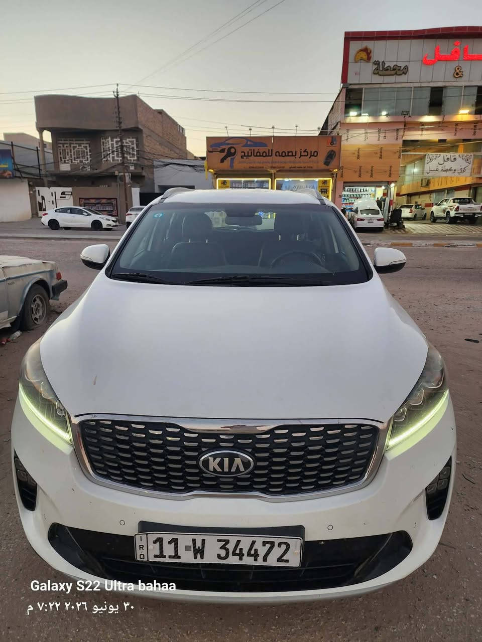 كيا سورينتو موديل 2018 خليجي رقم بغداد بسمي دولي 
محرك 3600 V6 
ماشيه 124 الف كيلو فقط 
سعر 230 بيها مجال بسيطه 
المواصفات 
تحكم ستيرن جهتين، كشنات كهرباء، شاشه كبيره ابل كار بلي، 
شاشه اعطال، حساسات أمامية وخلفية، مود درايف، بصمه تشغيل و ابواب ، صندوق كهربائي، زنون بلادي ، لد امامي خلفي ، بقيه مواصفات معروفه
سياره نضيفه جدا اي نقص ما بيها جاهزه من كلشي 
مكانها النجف الاشرف للاستفسار اتصل‬‏ ‬‏ ***********
